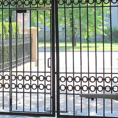 2 In Embasy Area Апартаменти