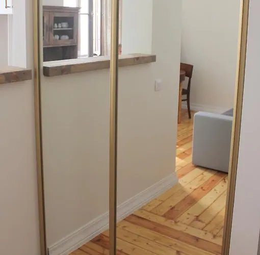 2 In Embasy Area * 里加